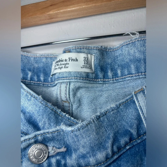 ABERCROMBIE AND FITCH 90s ultra high Rise Straight Criss Cross Jeans size 31 - Picture 3 of 5